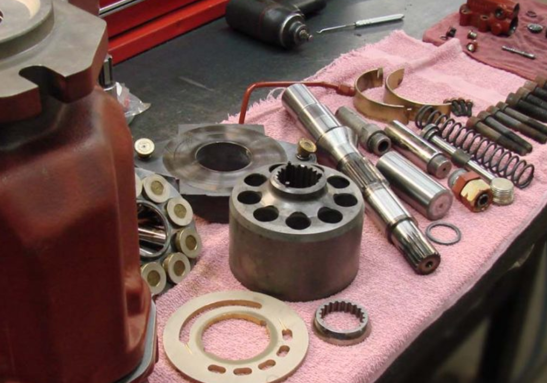 Hydraulic servicing McCullochs